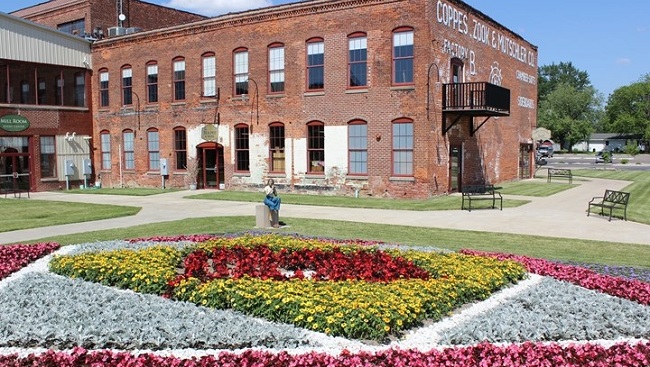 Coppes Commons — History and Specialty Shops Merge