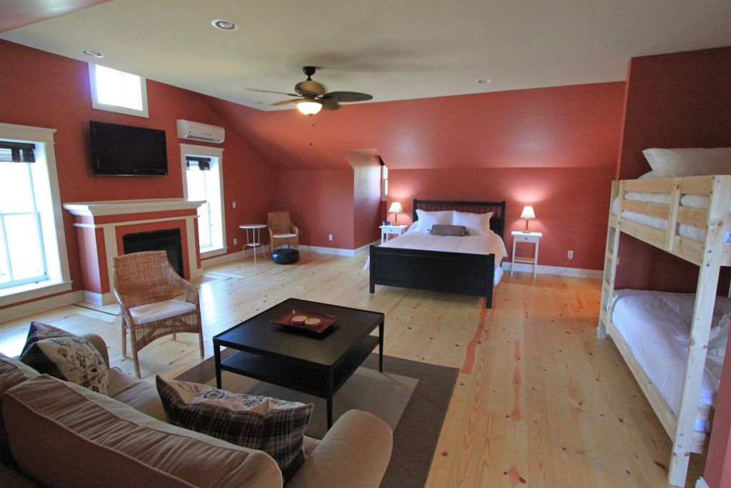 DunesWalk Inn – Modern Amenities and Quiet Comfort in Indiana’s Cool North 1