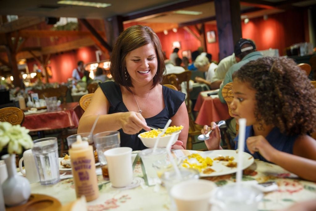 Lodging and Dining Along the Toll Road