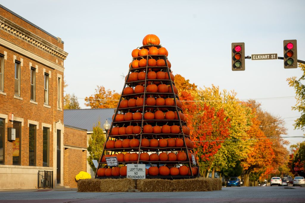 Wakarusa Pumpkin Tree - Gather Around for Halloween 2