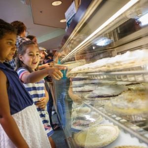 7 Best Bakeries and Desserts