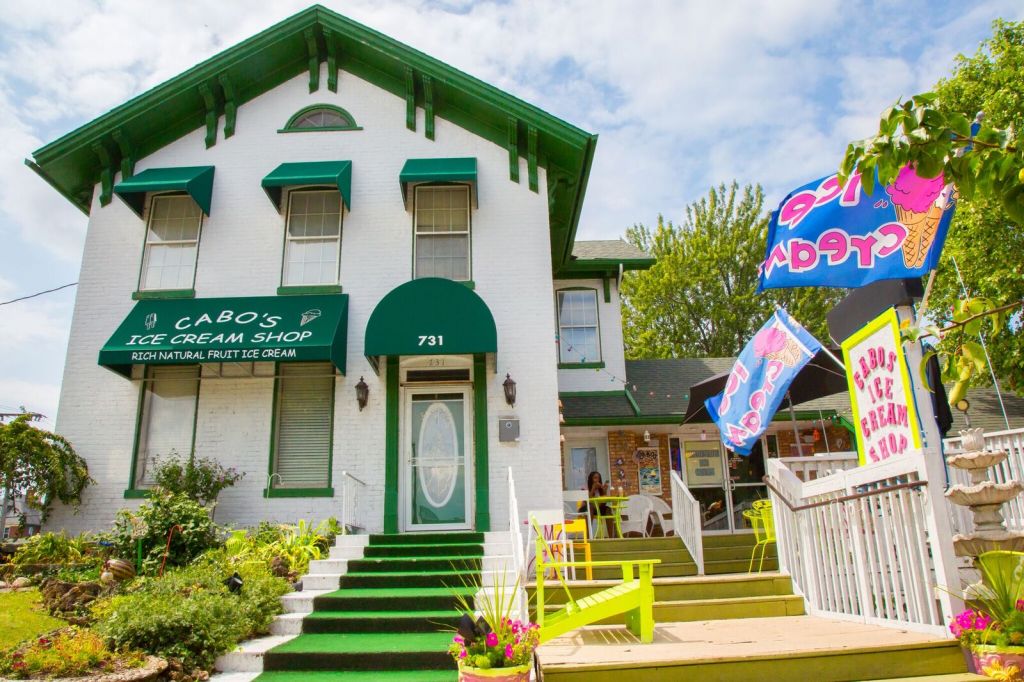 The exterior of Cabo's Ice Cream Shop & Cafe in Michigan City, Indiana