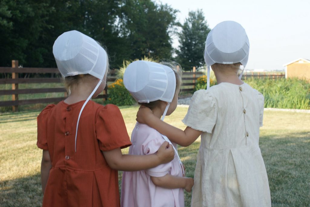 Amish girls