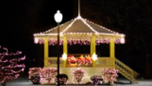 HOMETOWN HOLIDAY CELEBRATION & TWILIGHT CHRISTMAS PARADE