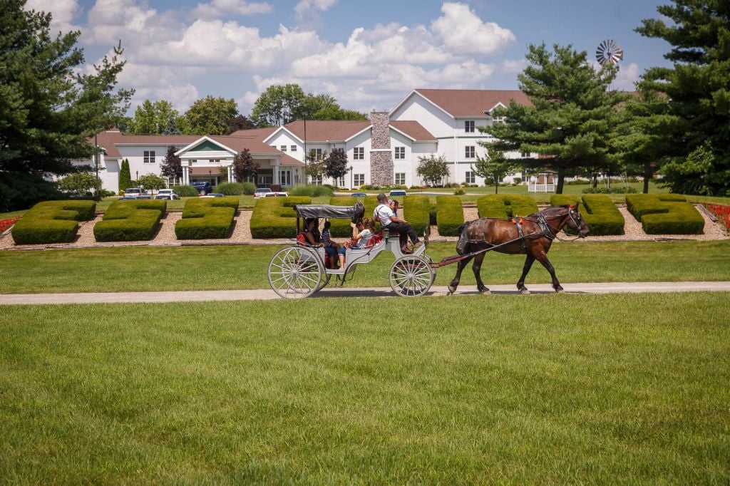 Das Dutchman Essenhaus carriage ride