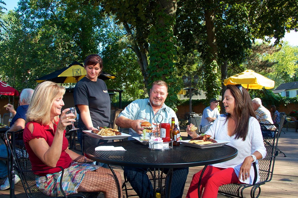 Wagner's Ribs - outdoor dining