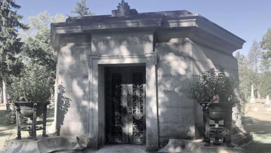 Historic Graveyard Trick or TreatGrace Lawn Cemetery NITDC