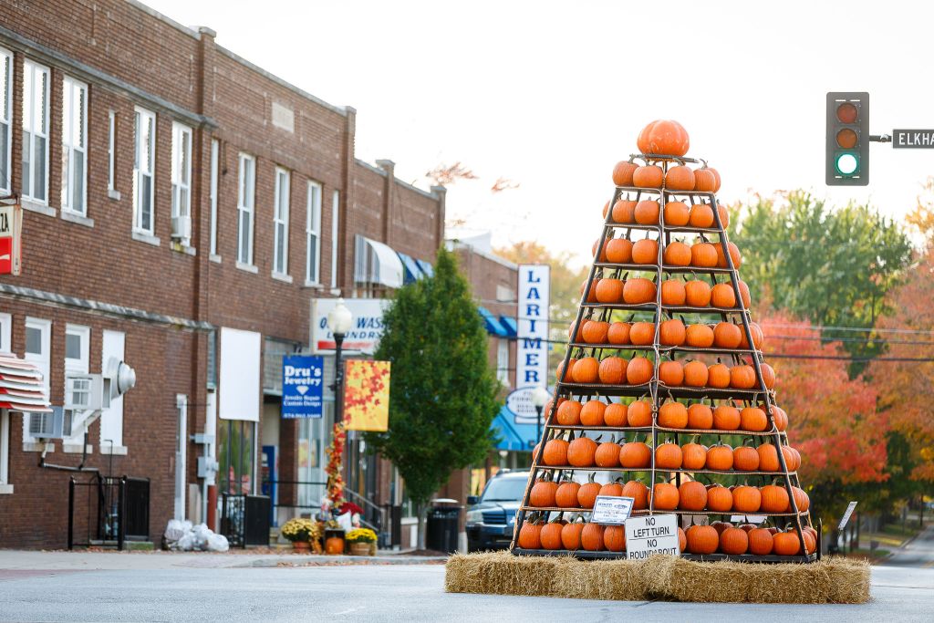 The Wakarusa Pumpkin Tree 2