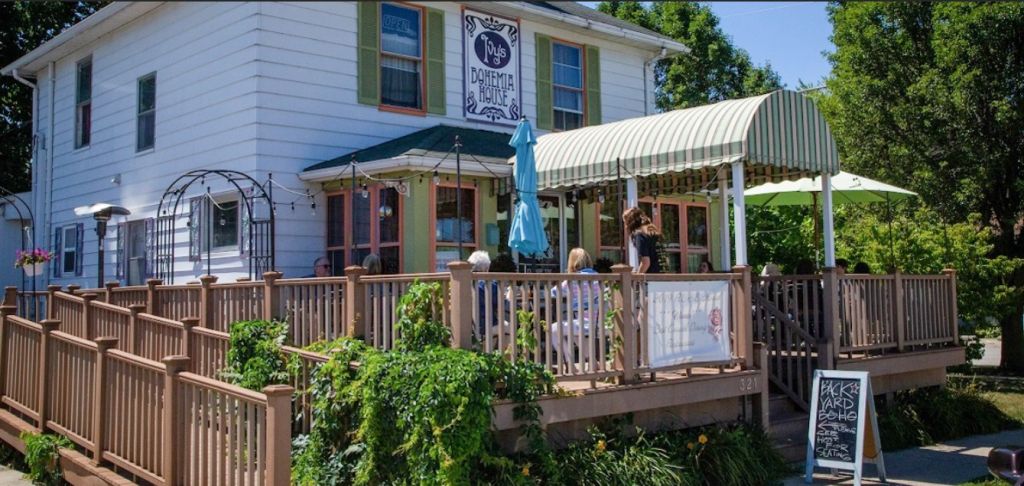 Ivy's Bohemia House - Voted Best Outdoor Dining