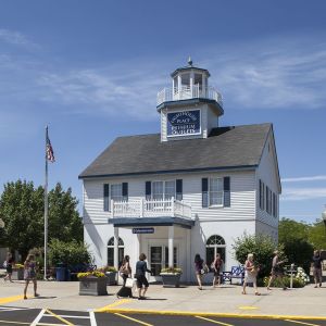 Lighthouse Place Premium Outlets for Summer Shopping!